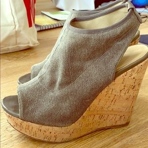 Stuart Weitzman 7.5M